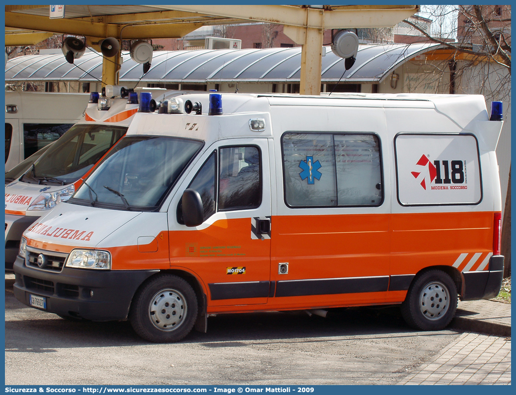 MO 1704
118 Modena Soccorso
Fiat Ducato II serie restyling
(variante)
Parole chiave: 118;Modena;Soccorso;Ambulanza;Fiat;Ducato