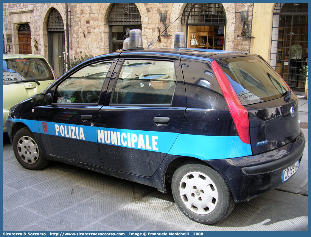 -
Polizia Municipale
Comune di Perugia
Fiat Punto II serie
Parole chiave: Polizia;Locale;Municipale;Perugia;Fiat;Punto