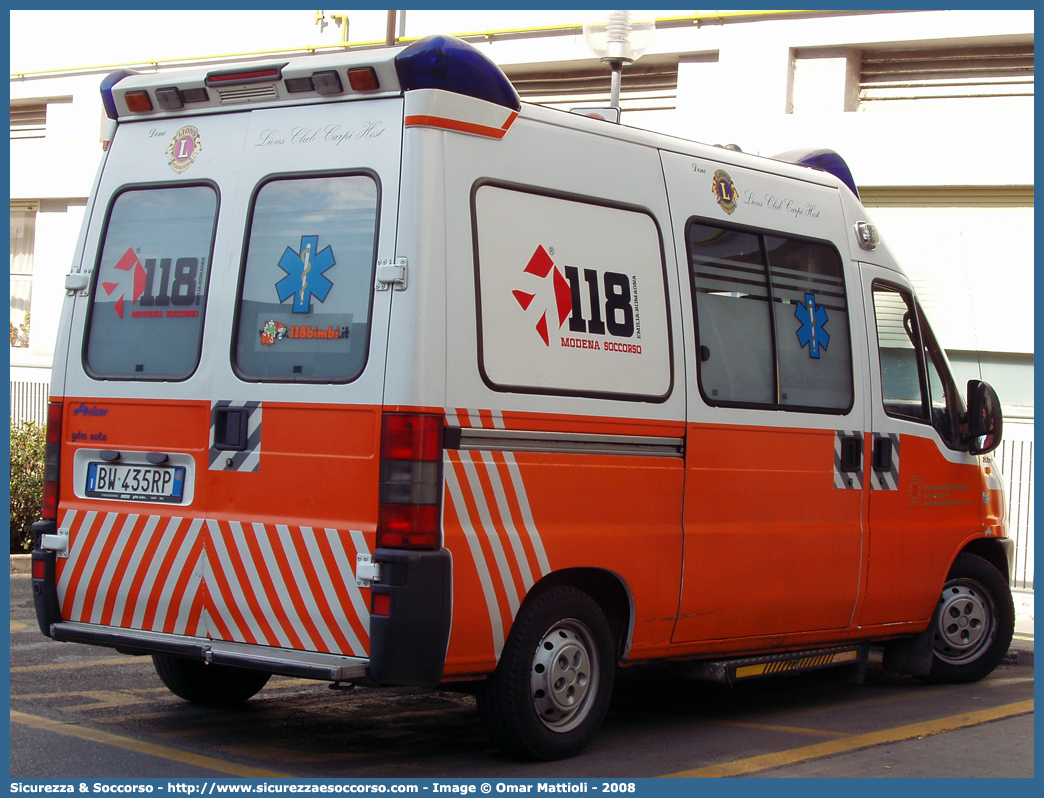 -
118 Modena Soccorso
Fiat Ducato II serie
Parole chiave: 118;Modena;Soccorso;Ambulanza;Fiat;Ducato