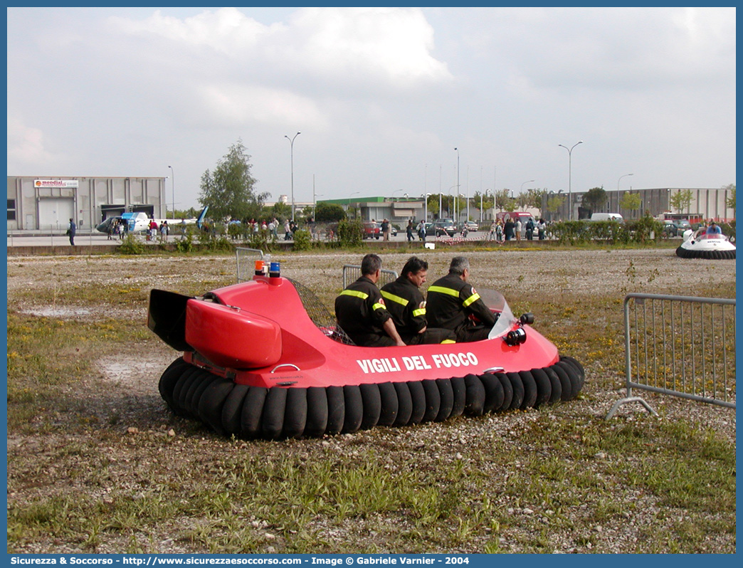 VF 1121
Corpo Nazionale Vigili del Fuoco
Veicoli per Interventi in Ambiente Ostile
Neoteric Hovertrek

Parole chiave: VF;V.F.;VVF;V.V.F.;Corpo;Nazionale;Vigili del Fuoco;Vigili;Fuoco;Ambiente;Ostile;Neoteric;Hovertrek;1121