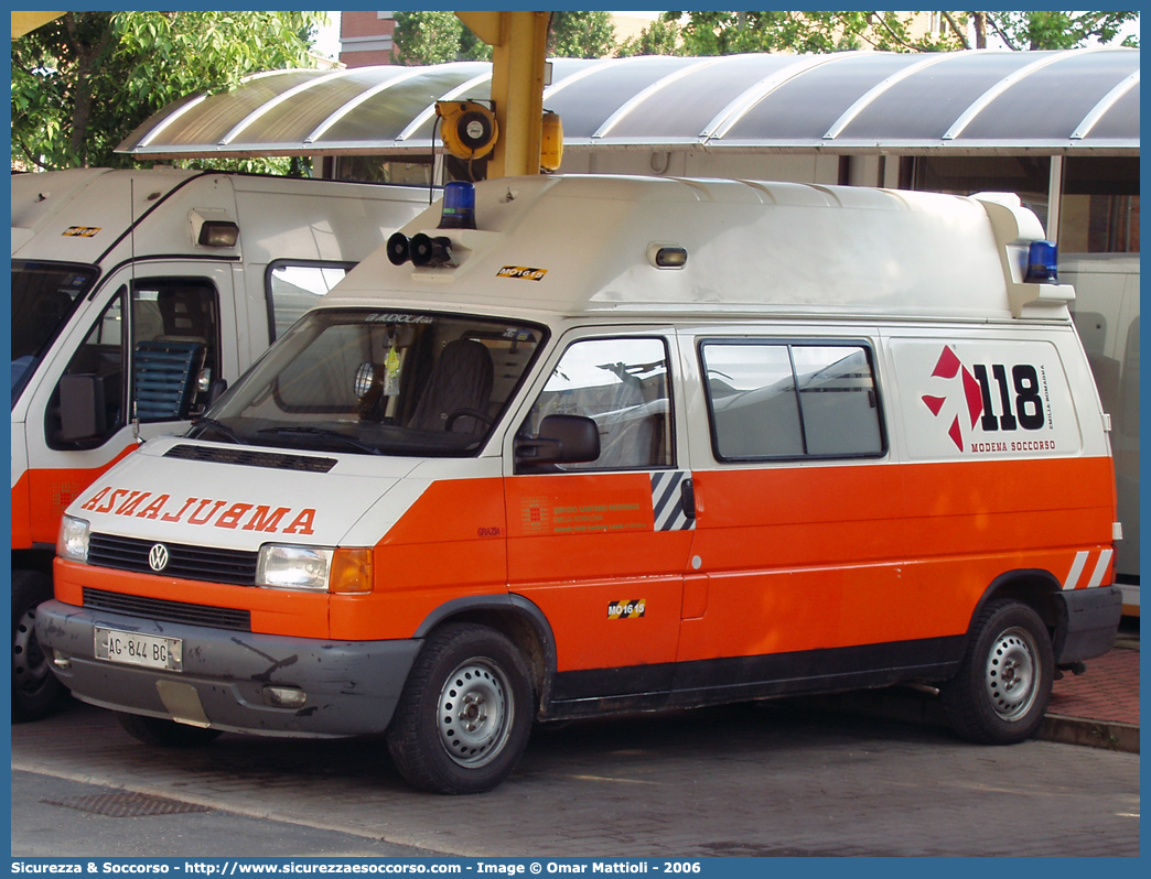 MO 1615
118 Modena Soccorso
Volkswagen Transporter T4
Parole chiave: 118;Modena;Soccorso;Ambulanza;Volkswagen;Transporter;T4