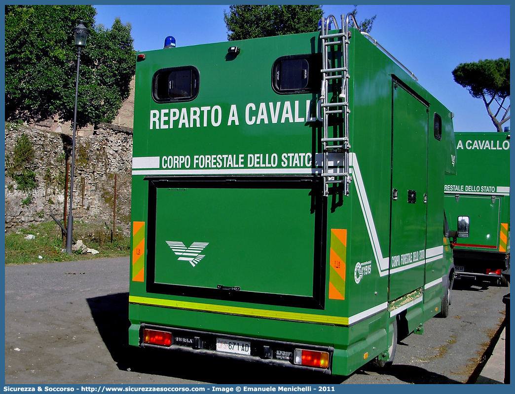 CFS 671AD
Corpo Forestale dello Stato
Reparto a Cavallo
Iveco Daily 50C15 III serie
Parole chiave: Corpo;Forestale;Stato;Corpo Forestale dello Stato;CFS;C.F.S.;Reparto a Cavallo;Cavallo;Ippomontato;Iveco;Daily;50C15