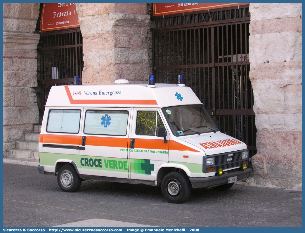 06
Croce Verde Verona
Fiat Ducato I serie

Parole chiave: Croce Verde;CV;C.V.;Verona;Pubblica;Assistenza;Ambulanza;Fiat;Ducato;I serie