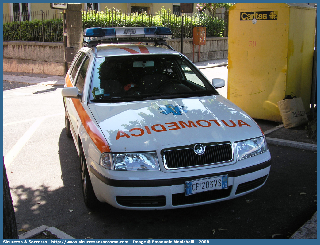 33
Croce Verde Verona
Skoda Octavia Wagon I serie
Parole chiave: Croce Verde;CV;C.V.;Verona;Pubblica;Assistenza;Automedica;Skoda;Octavia Wagon I serie;33