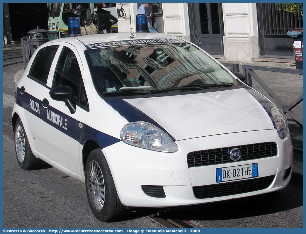 -
Polizia Municipale
Comune di Roma
Fiat Grande Punto
Parole chiave: Polizia;Municipale;Locale;Roma;Fiat;Grande Punto