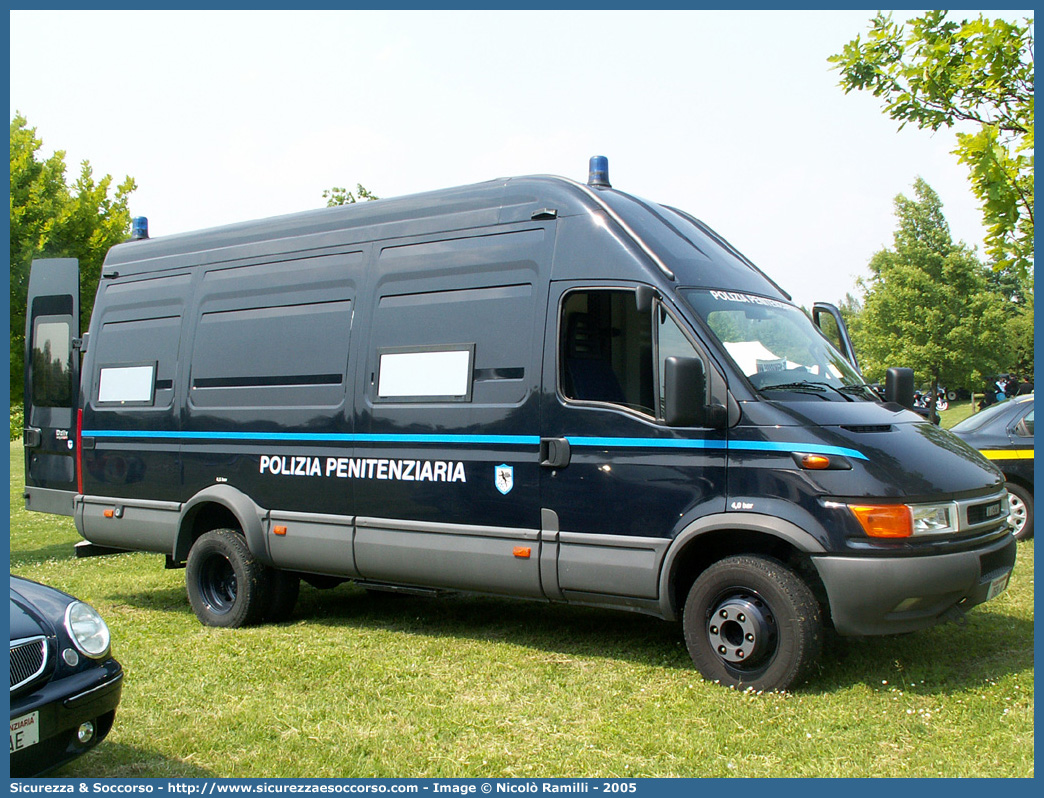 Polizia Penitenziaria 068AE
Polizia Penitenziaria
Iveco Daily 60C15 III serie
Parole chiave: PolPen;Pol.Pen.;AdiC;A.diC.;Agenti di Custodia;Polizia Penitenziaria;Iveco;Daily;60C15 III serie;068AE