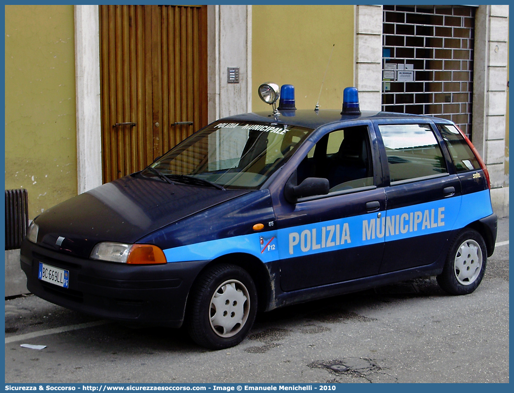 -
Polizia Municipale
Comune di Foligno
Fiat Punto I serie
Parole chiave: Polizia;Locale;Municipale;Foligno;Fiat;Punto