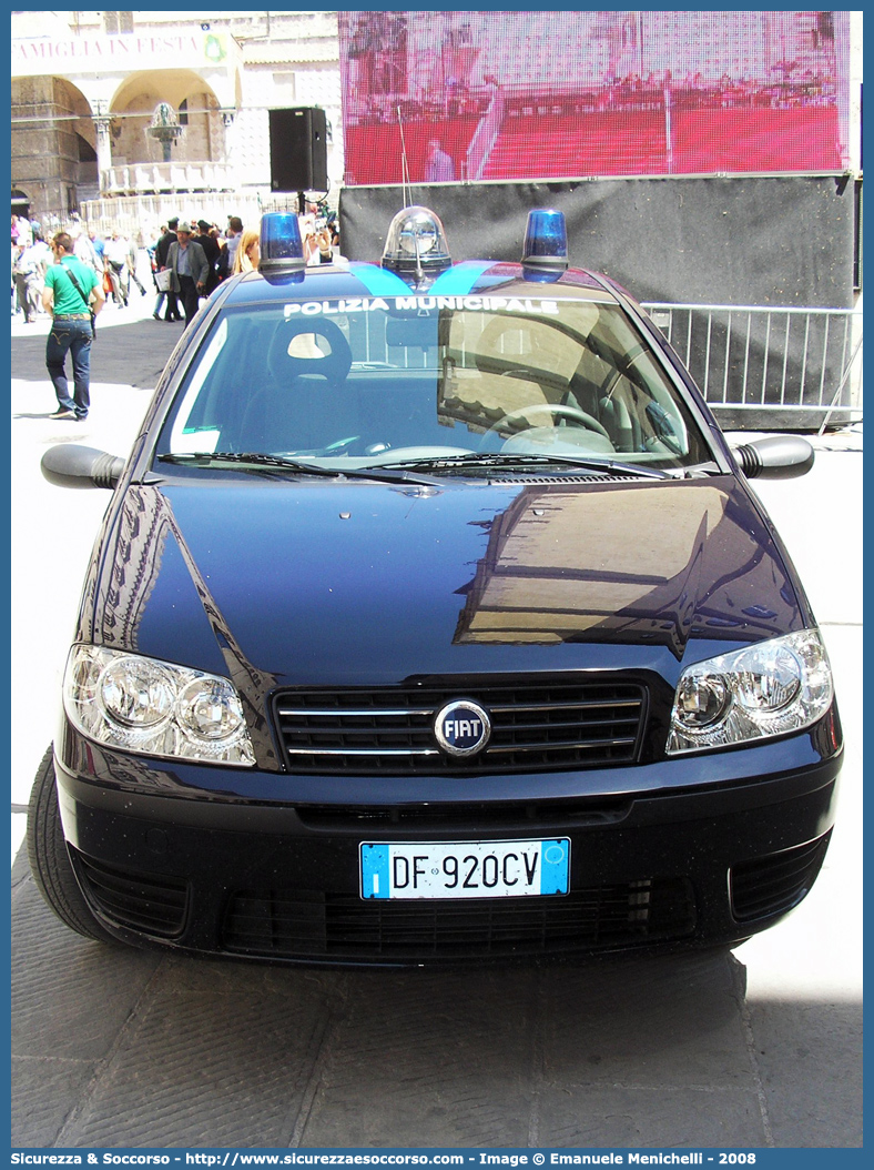 -
Polizia Municipale
Comune di Perugia
Fiat Punto III serie
Parole chiave: Polizia;Locale;Municipale;Perugia;Fiat;Punto