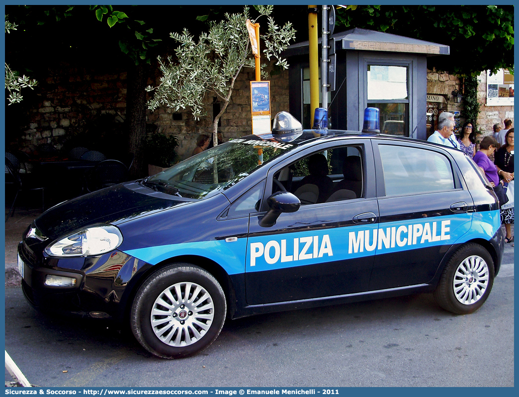 Polizia Locale YA704AD
Polizia Municipale
Comune di Assisi
Fiat Punto Evo
Parole chiave: Polizia;Locale;Municipale;Assisi;Fiat;Punto Evo;YA704AD