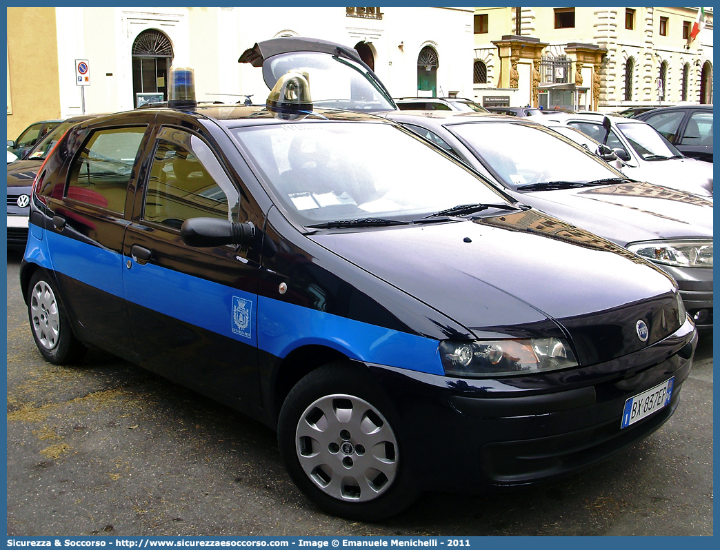 -
Polizia Municipale
Comune di Città della Pieve
Fiat Punto II serie
Parole chiave: Polizia;Locale;Municipale;Città della Pieve;Fiat;Punto