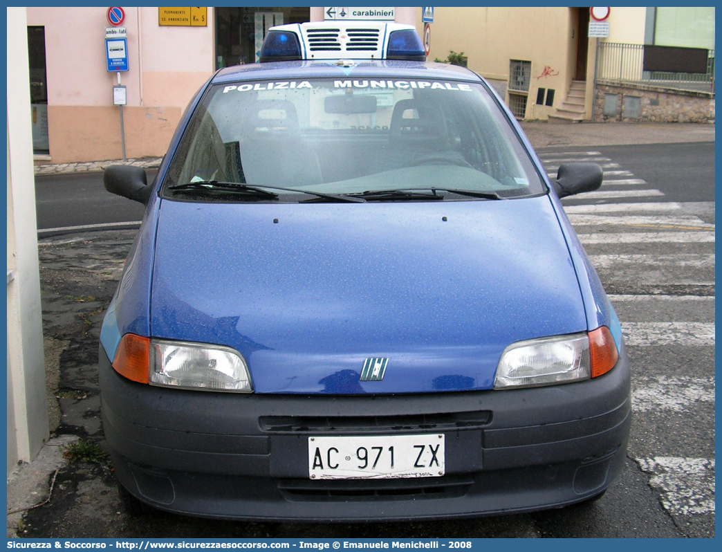 -
Polizia Municipale
Comune di Amelia
Fiat Punto I serie
Parole chiave: Polizia;Locale;Municipale;Amelia;Fiat;Punto