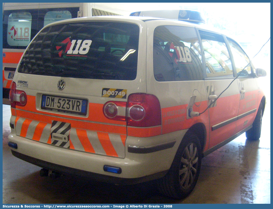 BO 0749
118 Bologna Soccorso
Volkswagen Sharan III serie
Allestitore Vision S.r.l.
Parole chiave: 118;Bologna;Soccorso;Automedica;Auto Medica;Automedicalizzata;Auto Medicalizzata;Volkswagen;Sharan;Vision