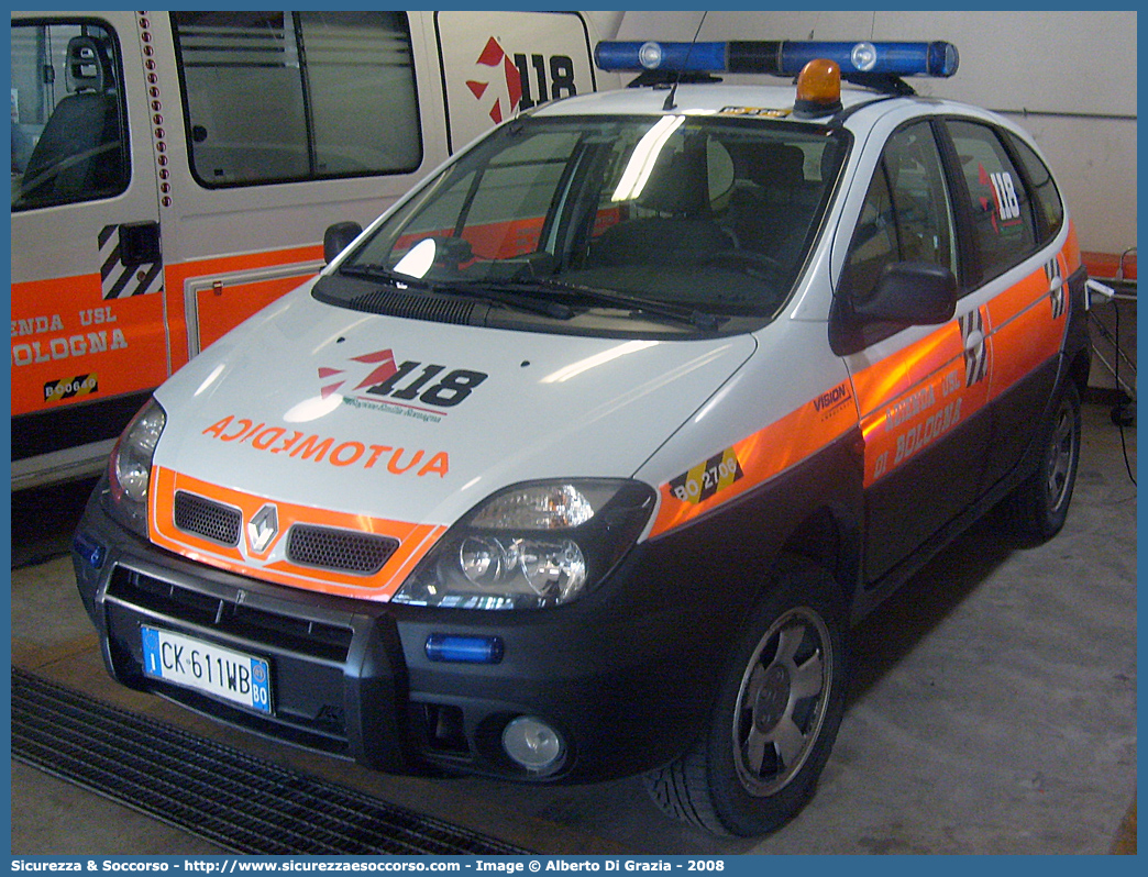 BO 2706
118 Bologna Soccorso
Renault Scenic RX4
Allestitore Vision S.r.l.
(variante)
Parole chiave: 118;Bologna;Soccorso;Automedica;Renault;Scenic;RX4;Vision