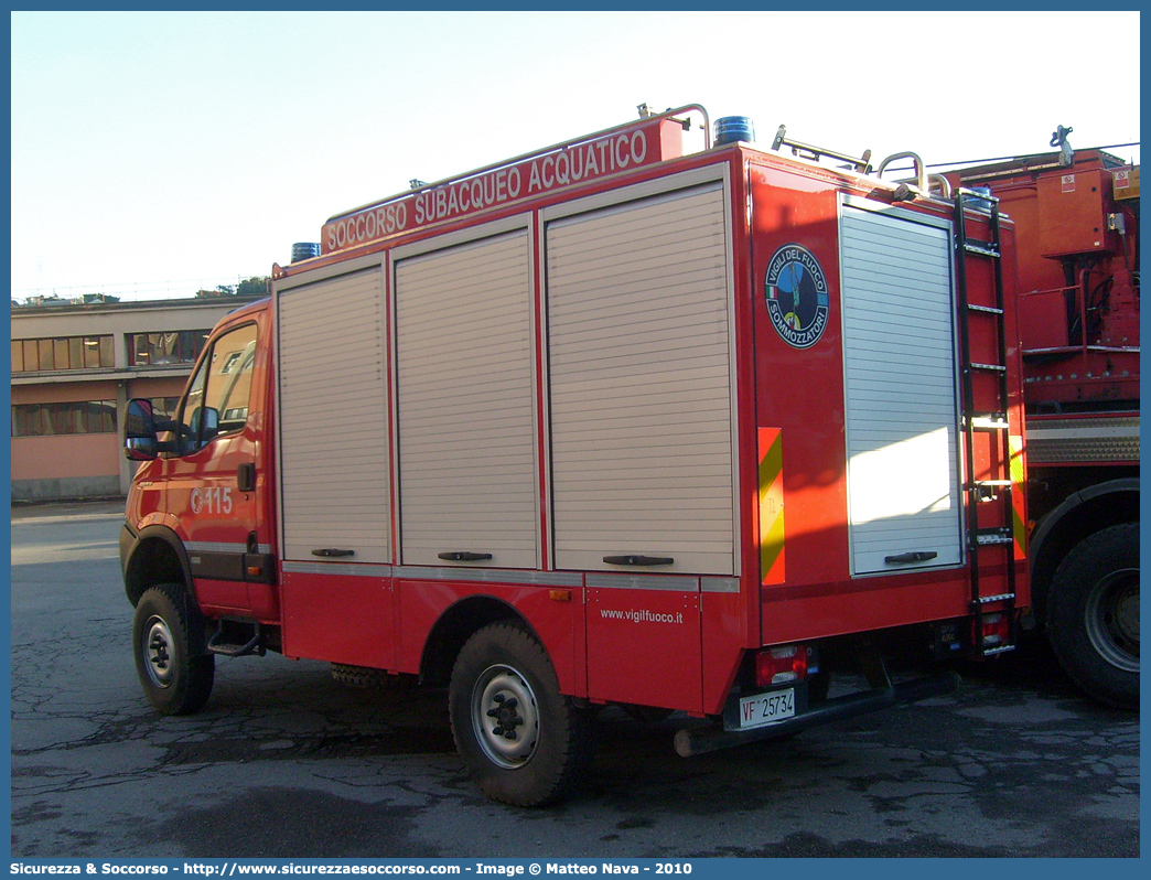 VF 25734
Corpo Nazionale Vigili del Fuoco
Nucleo Soccorso Subacqueo e Acquatico
Iveco Daily 4x4 IV serie
Parole chiave: VF;V.F.;Corpo;Nazionale;Vigili del Fuoco;Vigili;Fuoco;Iveco;Daily;NSSA;N.S.S.A.;Soccorso;Subacqueo;Acquatico;Sommozzatori;Subacquei;25734