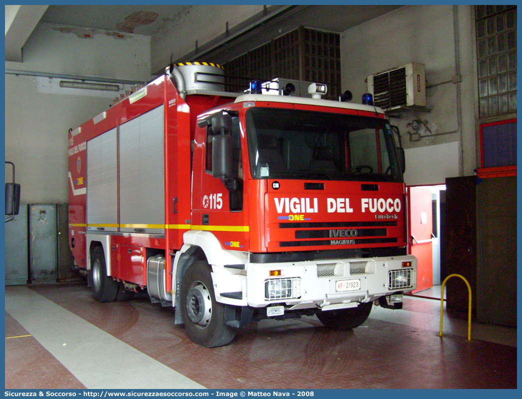 VF 21923
Corpo Nazionale Vigili del Fuoco
Nucleo N.B.C.R.
Iveco EuroTech 350
Parole chiave: Corpo;Nazionale;Vigili del Fuoco;Vigili;Fuoco;Iveco;EuroTech;350;NBCR;N.B.C.R.;Nucleare;Batteriologico;Chimico;Radiologico;Radiometrico;Radiometria;Radioattività;Radioattivita