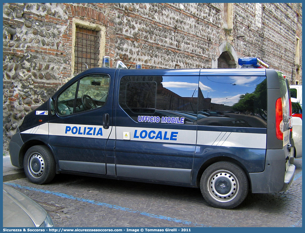 -
Polizia Locale
Comune di Zevio
Opel Vivaro I serie
Allestitore Bertazzoni S.r.l.
Parole chiave: PL;P.L.;PM;P.M.;Polizia;Locale;Municipale;Zevio;Opel;Vivaro;Bertazzoni