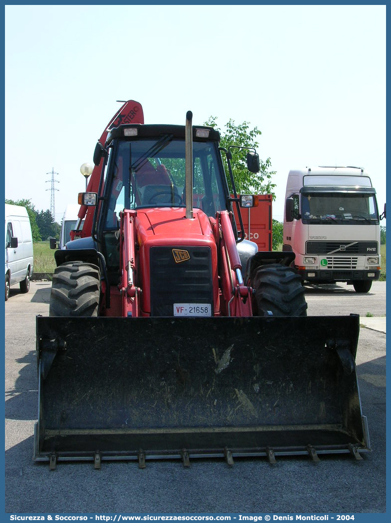 VF 21658
Corpo Nazionale Vigili del Fuoco
JCB 4CX
Parole chiave: VVF;V.V.F.;Corpo;Nazionale;Vigili;del;Fuoco;JCB;4CX