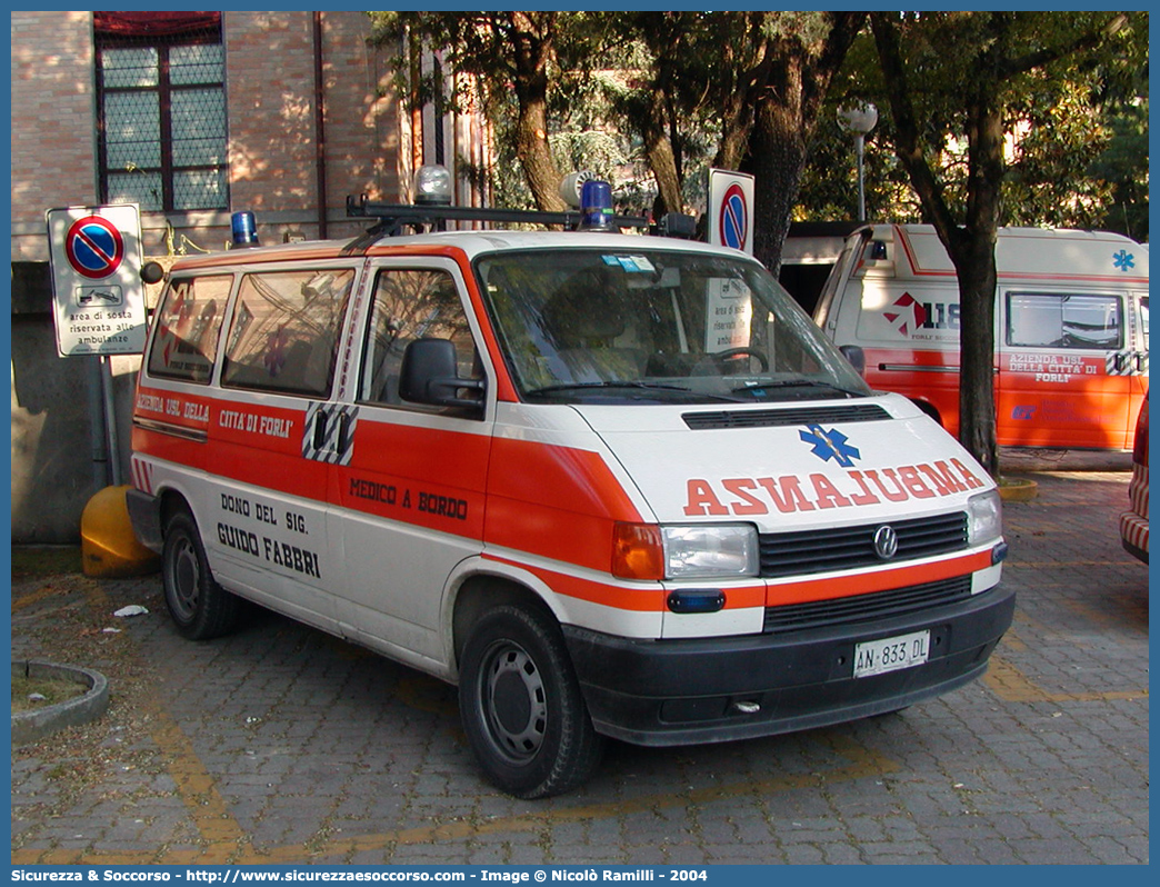 FO 01
118 Romagna Soccorso
Ambito Territoriale di Forlì
Volkswagen Transporter T4
Parole chiave: 118;Romagna;Soccorso;Forlì;Forli;Automedica;Auto Medica;Automedicalizzata;Auto Medicalizzata;Volkswagen;Transporter;T4