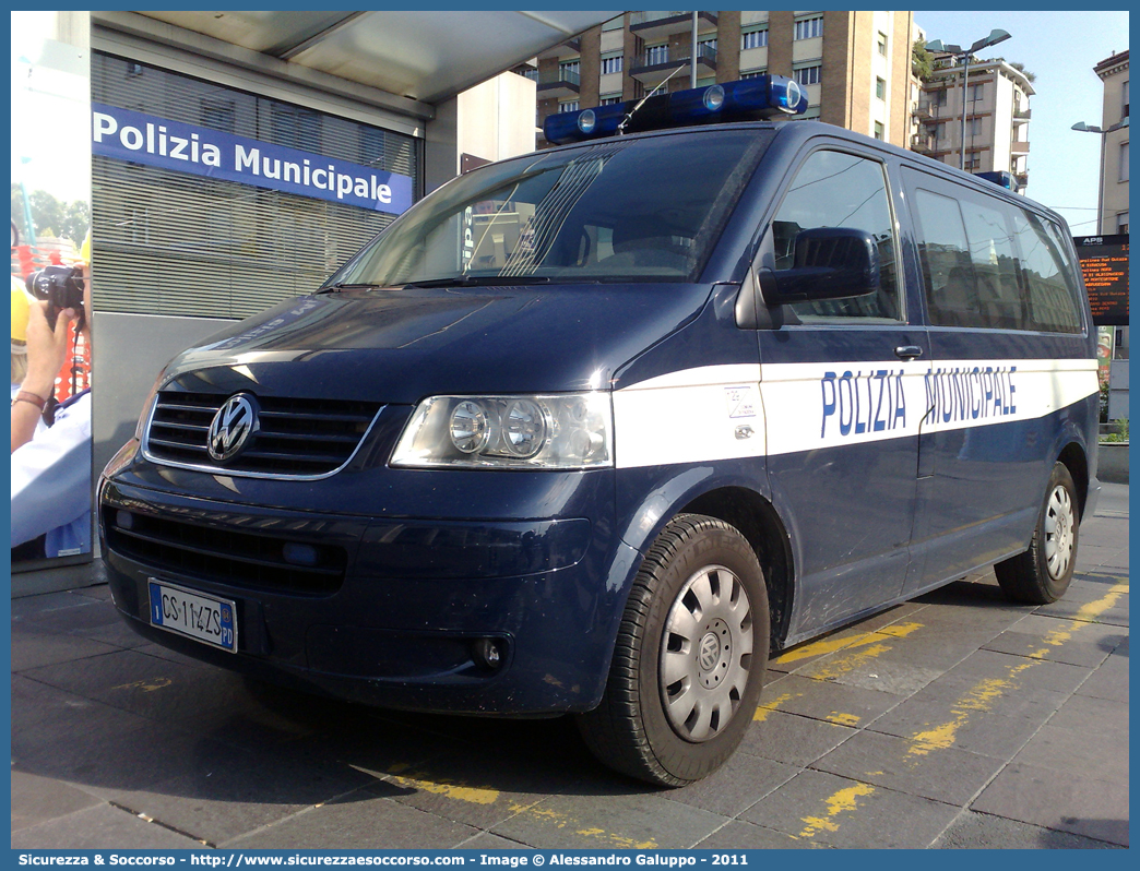 -
Polizia Municipale
Comune di Padova
Volkswagen Transporter T5
Parole chiave: PL;PM;P.L.;P.M.;Polizia;Locale;Municipale;Padova;Volkswagen;Transporter;T5