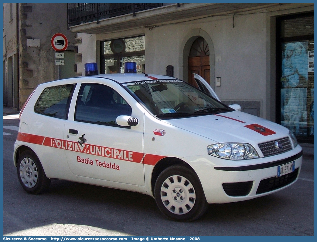 -
Polizia Municipale
Comune di Badia Tedalda
Fiat Punto Classic
Parole chiave: PL;P.L.;PM;P.M.;Polizia;Locale;Municipale;Badia Tedalda;Fiat;Punto