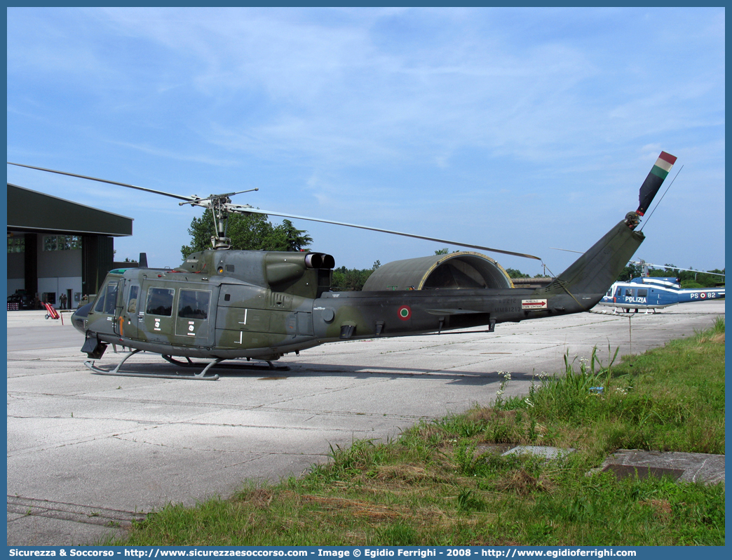 MM81213
Aeronautica Militare Italiana
Agusta-Bell 212
Parole chiave: AM;A.M.I.;AMI;Aeronautica;Militare;Italiana;Agusta;Bell;AB;212