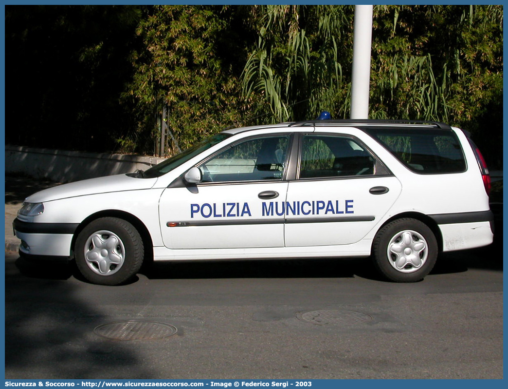 -
Polizia Municipale
Comune di Assisi
Renault Laguna Station Wagon
Parole chiave: Polizia;Locale;Municipale;Assisi;Renault;Laguna;Station Wagon