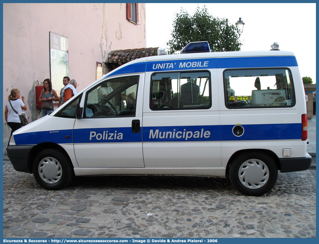 -
Polizia Municipale
Comune di Bertinoro
Fiat Scudo I serie
Allestitore Focaccia Group S.r.l.
Parole chiave: Polizia;Locale;Municipale;Bertinoro;Fiat;Scudo;Focaccia