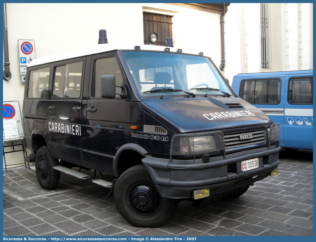 CC 053DB
Arma dei Carabinieri
Battaglioni Mobili
Iveco TurboDaily 40-10 4x4 II serie
Parole chiave: CC;C.C.;Arma;dei;Carabinieri;Battaglioni;Battaglione;Mobili;Mobile;Iveco;TurboDaily;Daily;40-10;4x4;40.10;40;10;Ordine;Pubblico