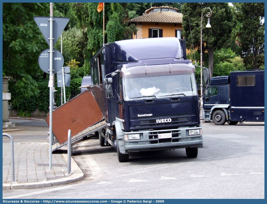 CC 270DP
Arma dei Carabinieri
4° Reggimento Carabinieri a Cavallo
Iveco EuroCargo I serie
Parole chiave: CC270DP;Arma dei Carabinieri;4° Reggimento Carabinieri a Cavallo;Iveco EuroCargo I serie