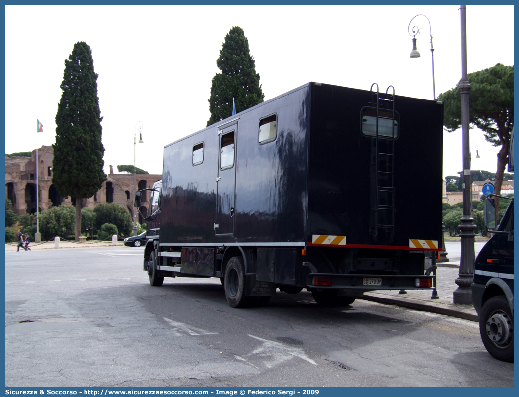 CC 270DP
Arma dei Carabinieri
4° Reggimento Carabinieri a Cavallo
Iveco EuroCargo I serie
Parole chiave: CC270DP;Arma dei Carabinieri;4° Reggimento Carabinieri a Cavallo;Iveco EuroCargo I serie