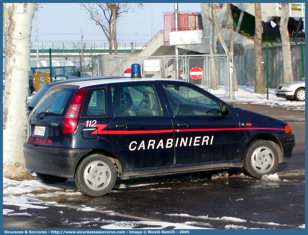 CC 275DN
Arma dei Carabinieri
Fiat Punto I serie
Allestitore Elevox S.r.l.
Parole chiave: CC;C.C.;Arma;dei;Carabinieri;Fiat;Punto;Elevox