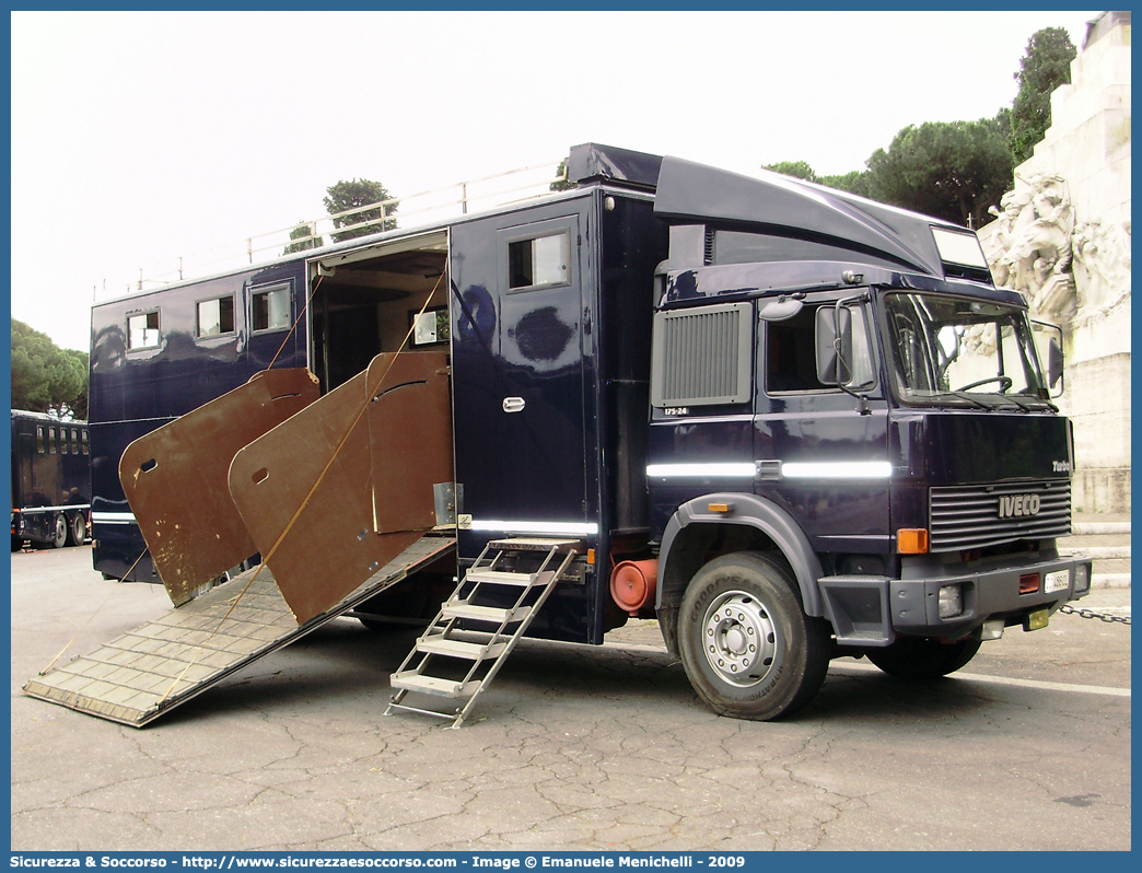 CC 486CL
Arma dei Carabinieri
4° Reggimento Carabinieri a Cavallo
Iveco 175-24
Parole chiave: CC;C.C.;Arma;dei;Carabinieri;Reggimento;a;Cavallo;Iveco;175-24