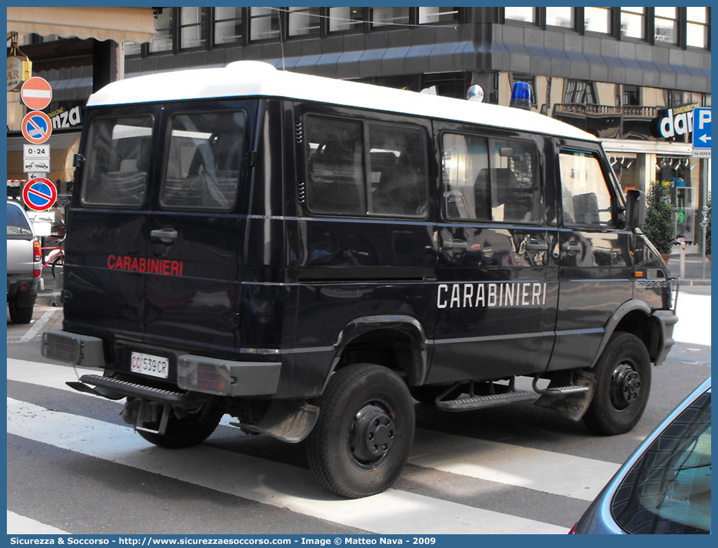 CC 539CR
Arma dei Carabinieri
Battaglioni Mobili
Iveco TurboDaily 40-10 4x4 II serie
Parole chiave: CC;C.C.;Arma;dei;Carabinieri;Battaglioni;Battaglione;Mobili;Mobile;Iveco;TurboDaily;Daily;40-10;4x4;40.10;40;10;Ordine;Pubblico