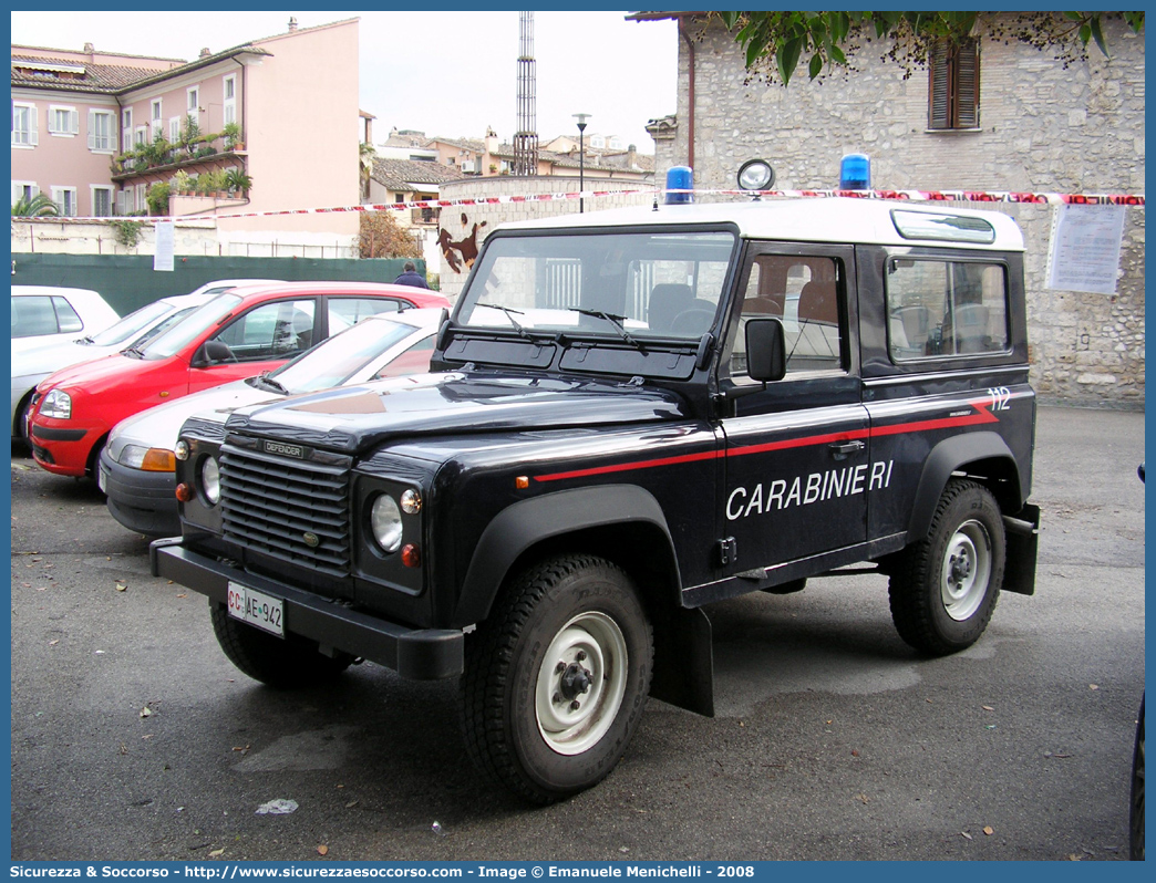 CC AE942
Arma dei Carabinieri
Land Rover Defender 90
Parole chiave: CC;C.C.;Arma;dei;Carabinieri;Land;Rover;Defender;90