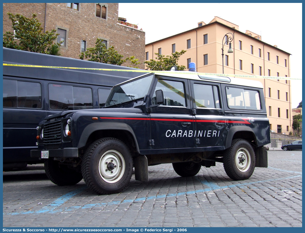 CC AJ236
Arma dei Carabinieri
Land Rover Defender 110
Parole chiave: CCAJ236;Arma dei Carabinieri;Land Rover Defender 110