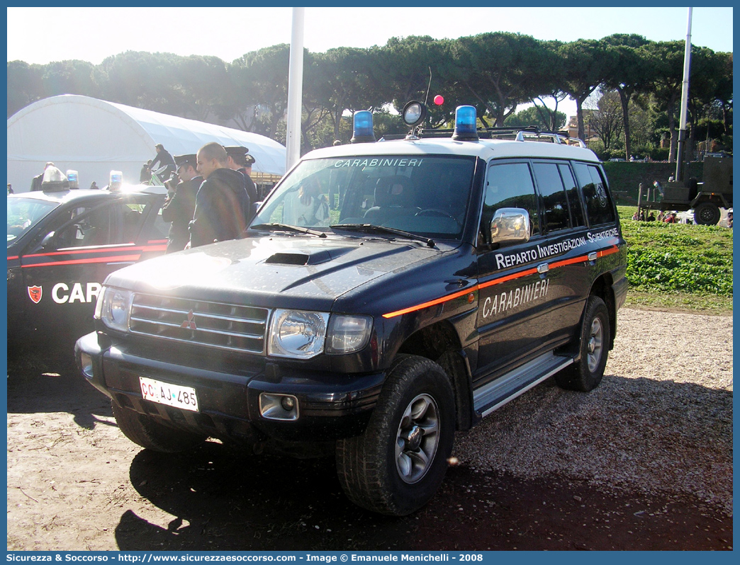 CC AJ485
Arma dei Carabinieri
Raggruppamento Carabinieri Investigazioni Scientifiche
Mitsubishi Pajero V20 LWB
(variante)
Parole chiave: CCAJ485;Arma dei Carabinieri;Raggruppamento Carabinieri Investigazioni Scientifiche;RACIS;RIS;Mitsubishi Pajero V20 LWB