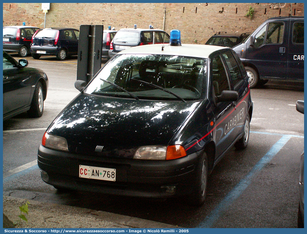 CC AN768
Arma dei Carabinieri
Fiat Punto I serie
Allestitore Elevox S.r.l.
Parole chiave: CC;C.C.;Arma;dei;Carabinieri;Fiat;Punto;Elevox