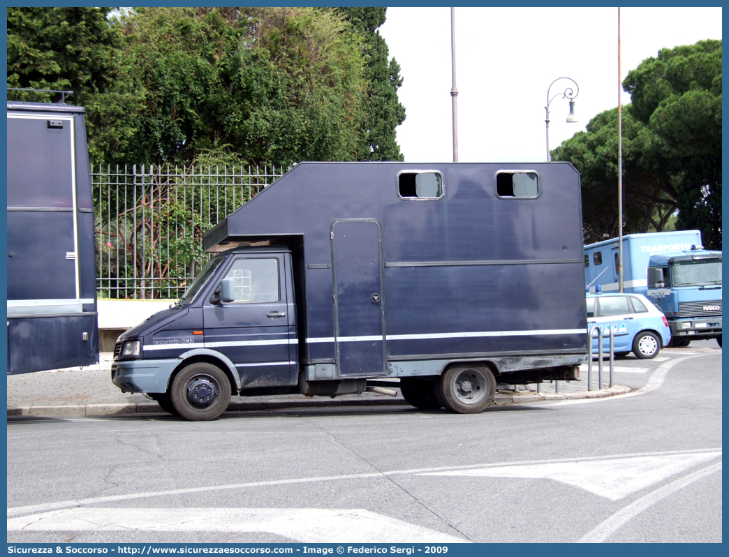 -
Arma dei Carabinieri
4° Reggimento Carabinieri a Cavallo
Iveco Daily 49-12 II serie
Parole chiave: CC;C.C.;Arma;dei;Carabinieri;Reggimento;Cavallo;Iveco;Daily;49-12;49.12;Trasporto;Cavalli