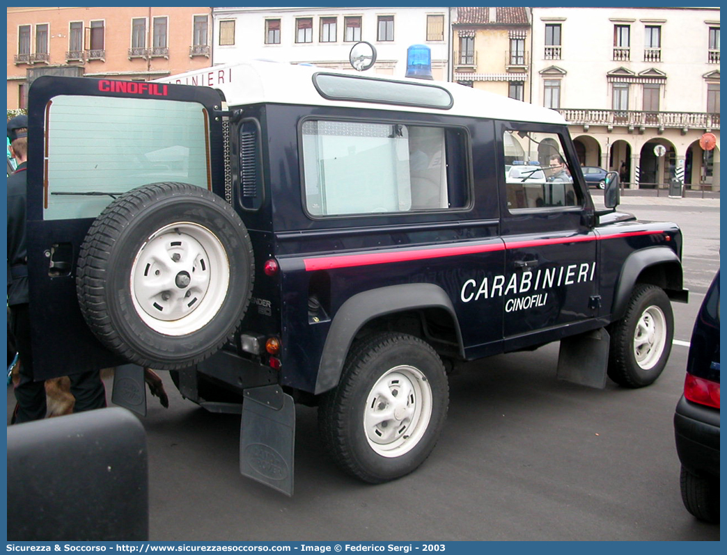 -
Arma dei Carabinieri
Centro e Nuclei Cinofili
Land Rover Defender 90
Parole chiave: Arma dei Carabinieri;Centro e Nuclei Cinofili;Land Rover Defender 90