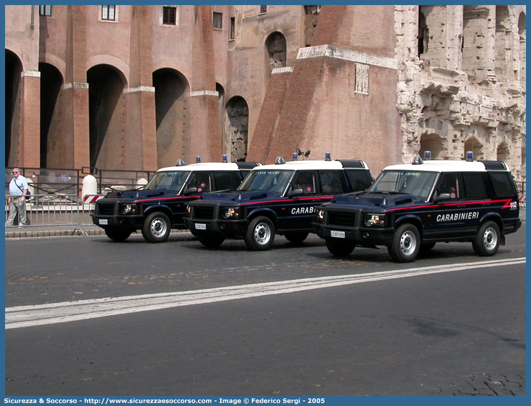 -
Arma dei Carabinieri
Battaglioni Mobili
Land Rover Discovery II serie Restyling
Parole chiave: CC;C.C.;Arma;dei;Carabinieri;Battaglioni;Battaglione;Mobili;Land Rover;Discovery;Ordine;Pubblico;Blindato