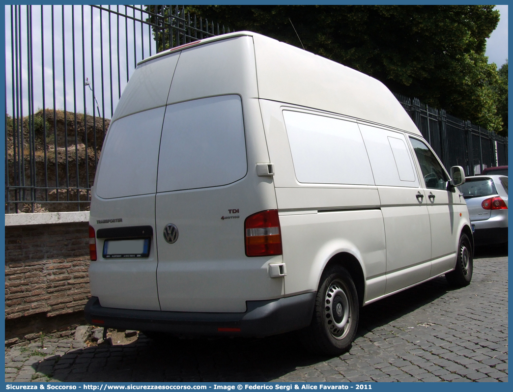 -
Arma dei Carabinieri
G.I.S. Gruppo d' Intervento Speciale
Volkswagen Transporter T5
Parole chiave: Arma dei Carabinieri;G.I.S. Gruppo d&#039;Intervento Speciale;Volkswagen Transporter T5