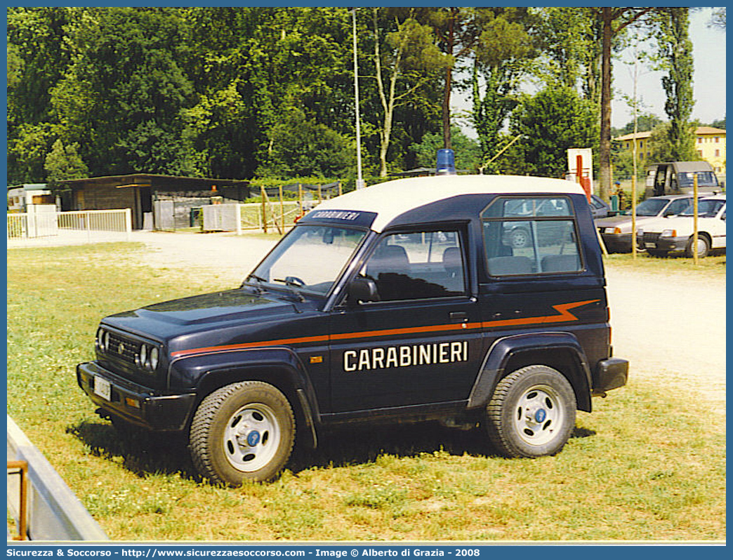 -
Arma dei Carabinieri
Bertone Freeclimber
Parole chiave: Arma dei Carabinieri;Bertone Freeclimber