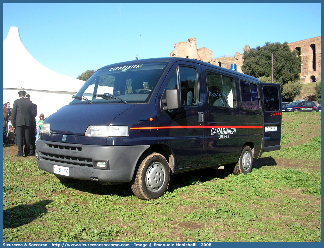 CC AP797
Arma dei Carabinieri
Centro e Nuclei Cinofili
Fiat Ducato II serie
Parole chiave: CC;C.C.;Arma;Carabinieri;Centro;Nucleo;Cinofili;Fiat;Ducato