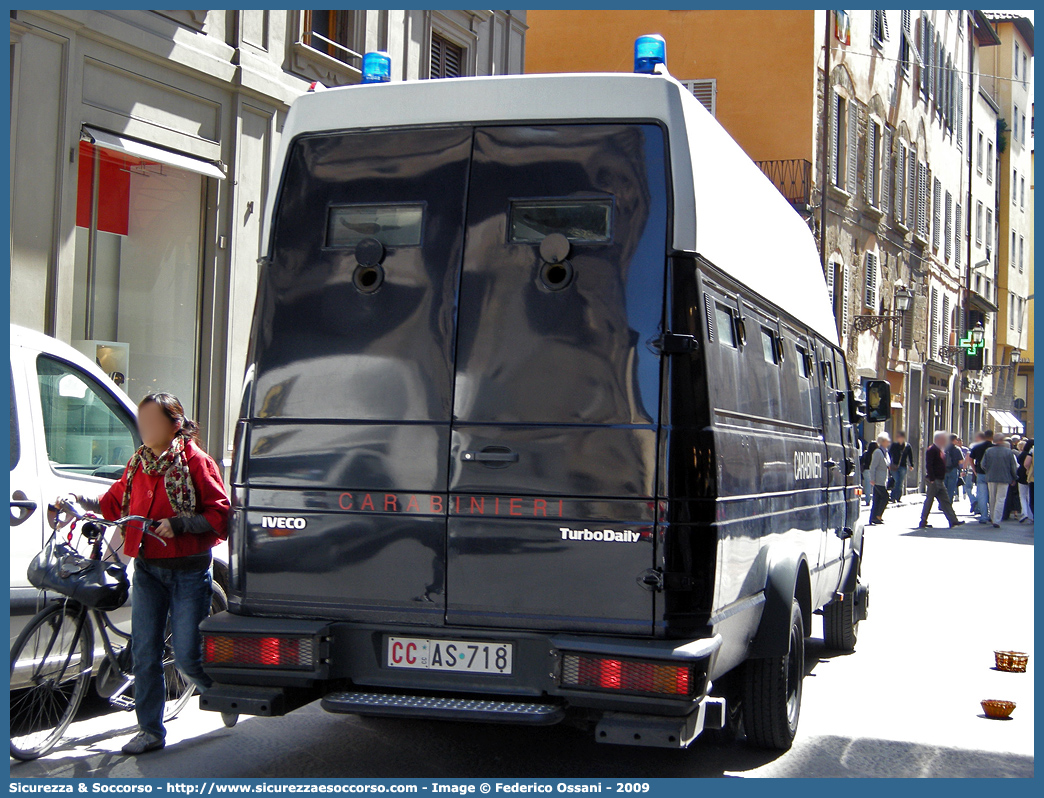 CC AS718
Arma dei Carabinieri
Battaglioni Mobili
Iveco TurboDaily 59-12 II serie
Parole chiave: CC;C.C.;Arma;dei;Carabinieri;Battaglioni;Mobili;Battaglione;Mobile;Iveco;TurboDaily;59-12;59.12;59;12;Blindato;Ordine;Pubblico