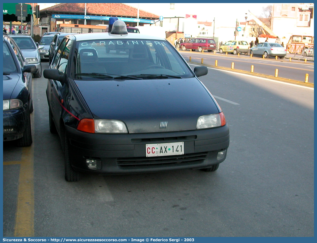 CC AX141
Arma dei Carabinieri
Fiat Punto I serie
Allestitore Elevox S.r.l.
Parole chiave: CC;C.C.;Arma;dei;Carabinieri;Fiat;Punto;Elevox