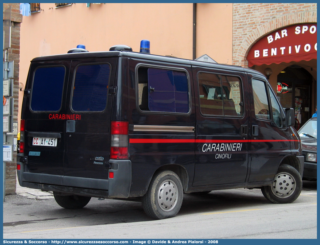 CC AY451
Arma dei Carabinieri
Centro e Nuclei Cinofili
Fiat Ducato II serie
Parole chiave: CC;C.C.;Arma;Carabinieri;Centro;Nucleo;Cinofili;Fiat;Ducato