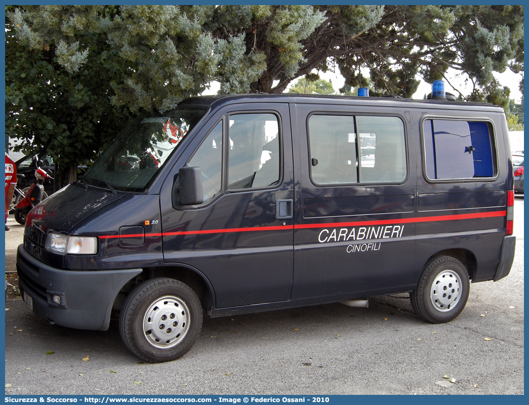 CC AY451
Arma dei Carabinieri
Centro e Nuclei Cinofili
Fiat Ducato II serie
Parole chiave: CC;C.C.;Arma;Carabinieri;Centro;Nucleo;Cinofili;Fiat;Ducato