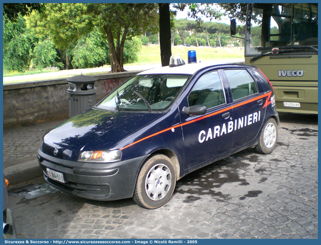 CC BA513
Arma dei Carabinieri
Fiat Punto II serie
Parole chiave: CC;C.C.;Arma;dei;Carabinieri;Fiat;Punto