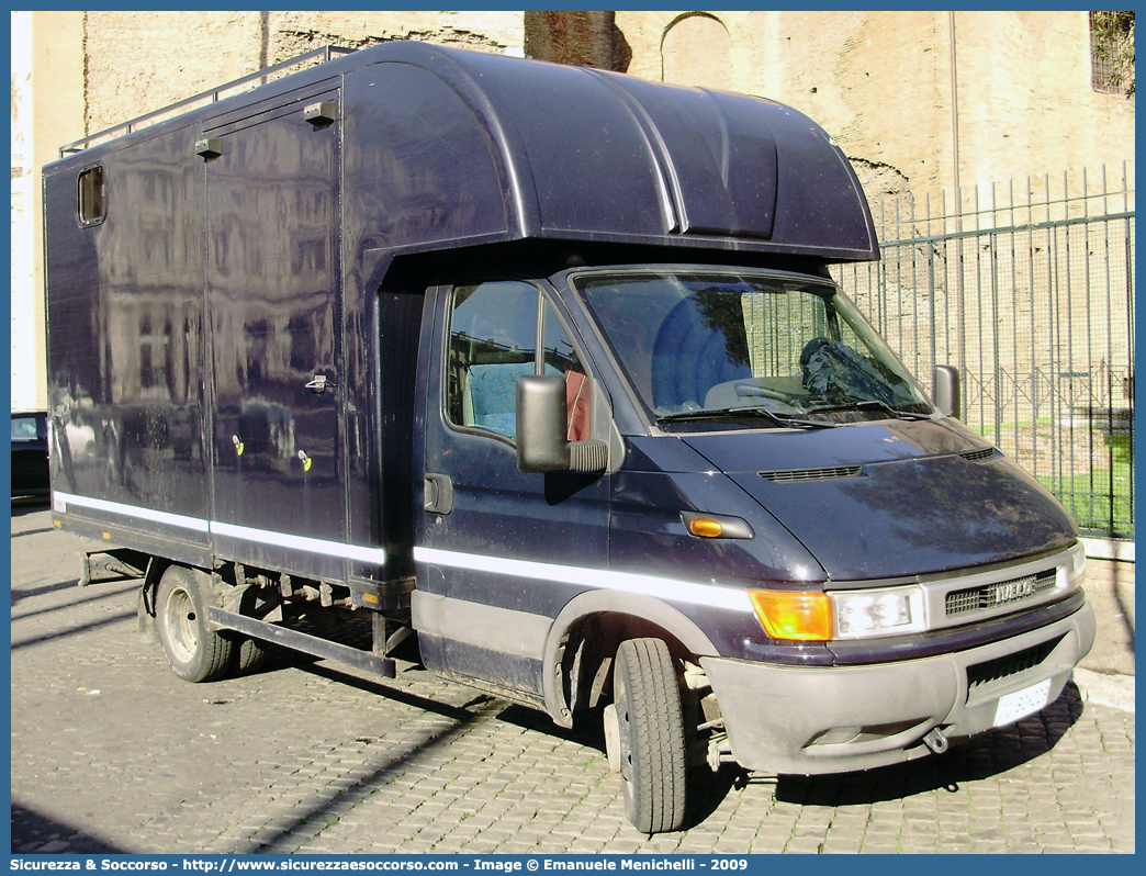 CC BC229
Arma dei Carabinieri
4° Reggimento Carabinieri a Cavallo
Iveco Daily 50C17 III serie
Allestitore Valli S.r.l.
Parole chiave: CC;C.C.;Arma;dei;Carabinieri;Reggimento;Cavallo;Iveco;Daily;50C17;Valli;Trasporto;Cavalli