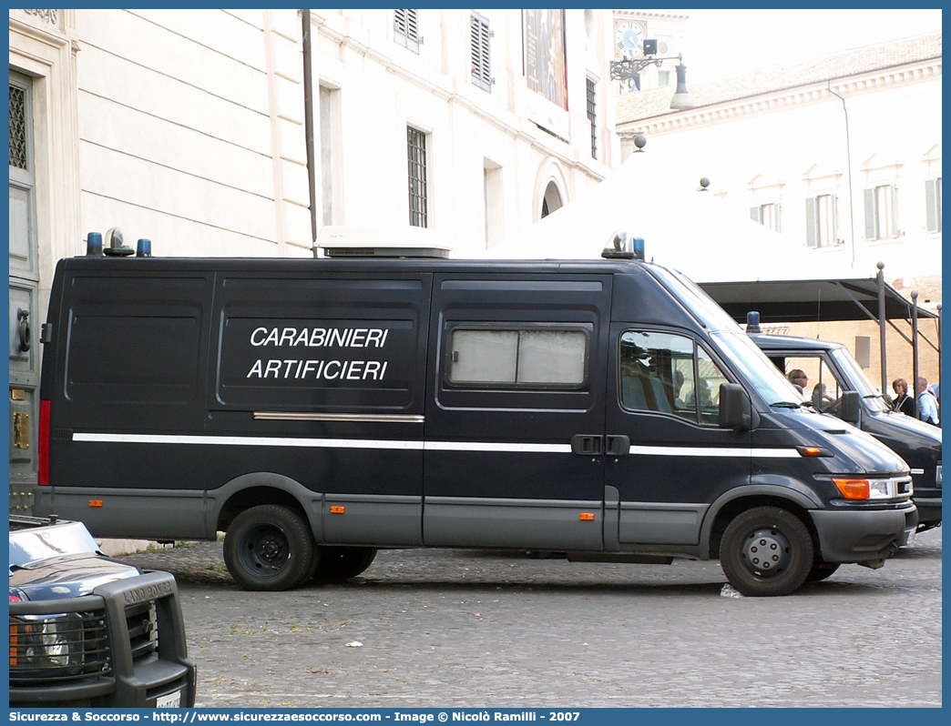 CC BD654
Arma dei Carabinieri
Artificieri Antisabotaggio
Iveco Daily 50C18 III serie
(variante)
Parole chiave: CCBD654;Arma dei Carabinieri;Artificieri Antisabotaggio;Iveco Daily 50C18 III serie